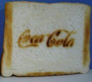 Tu mensaje, motivo o logo grabado en una rebanada de pan