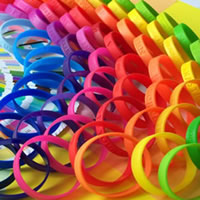 Venta de pulseras de silicona y variedad de color